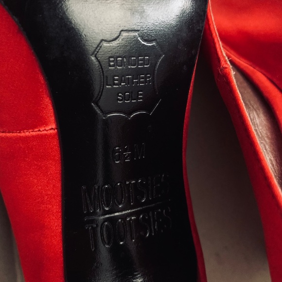 Mootsies Tootsies Red Satin Heels - Picture 4 of 4